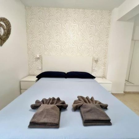 Magnifico Apartamento En El Centro De フエンヒロラ エクステリア 写真