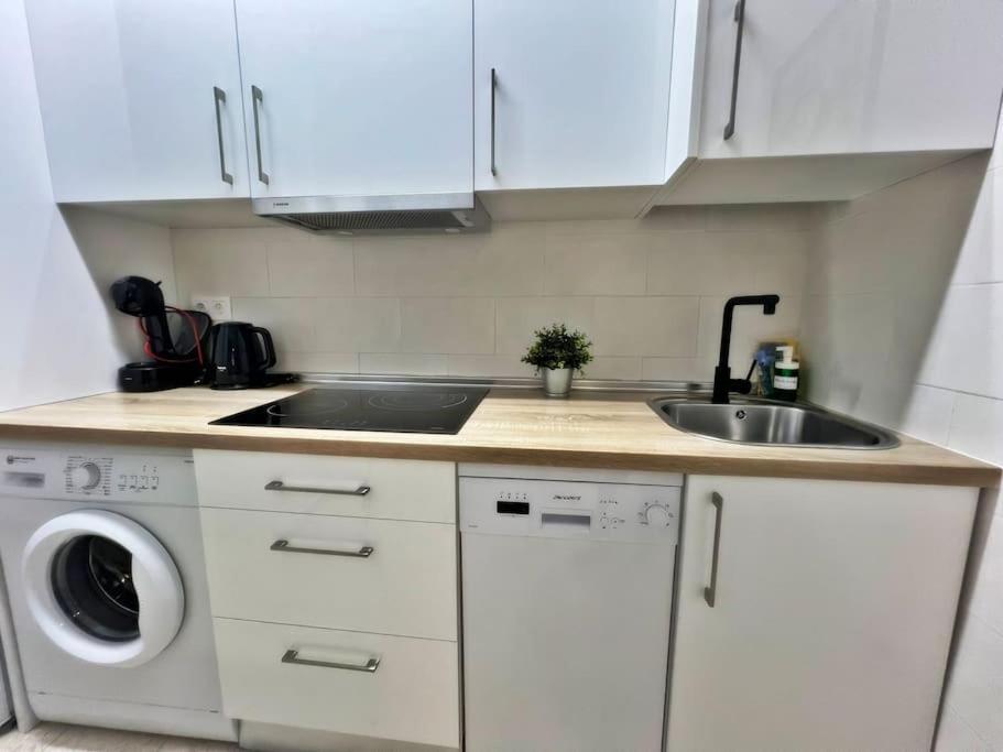 Magnifico Apartamento En El Centro De フエンヒロラ エクステリア 写真