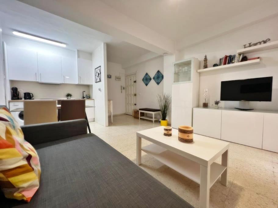 Magnifico Apartamento En El Centro De フエンヒロラ エクステリア 写真